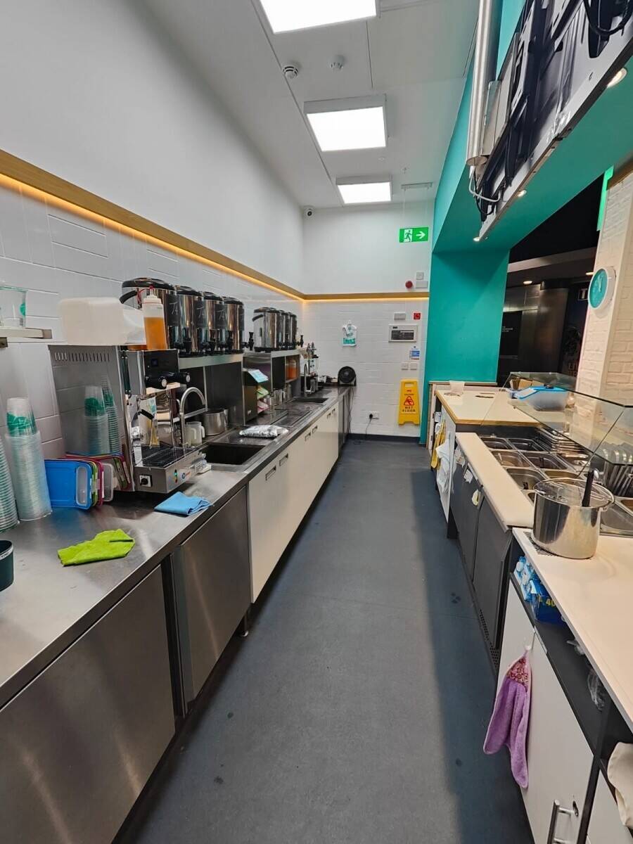 Thriving T4 Bubble Tea In Milton Keynes For Sale