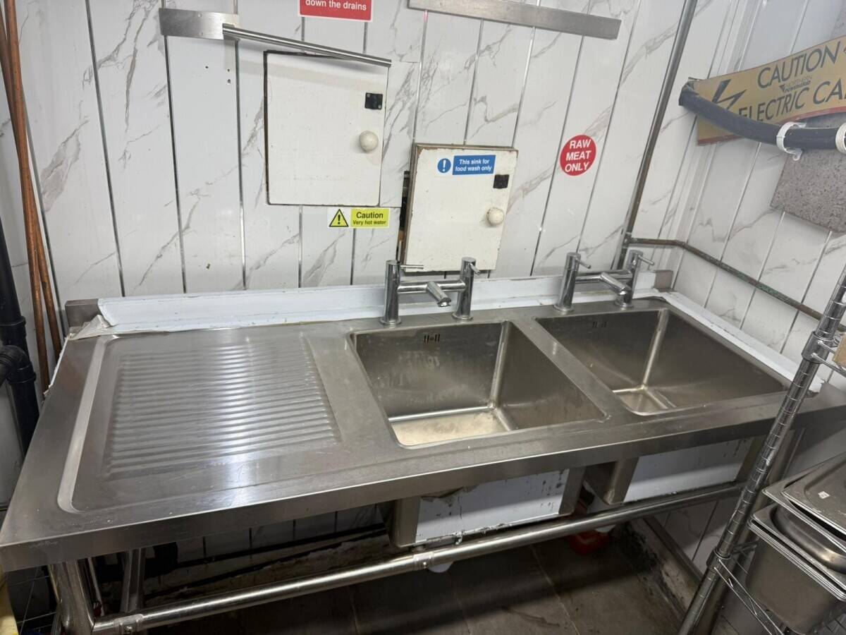 Restaurant and takeaway for sale