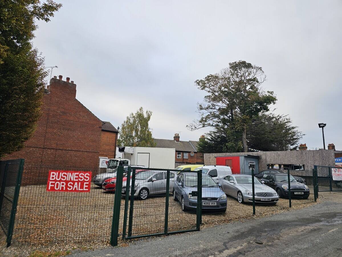 CAR SALES DEALERSHIP SUFFOLK IPSWICH FOR SALE  Photo 5