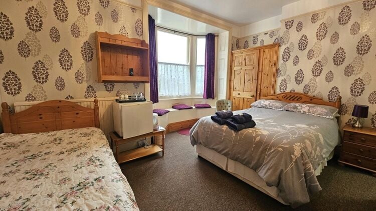 Home & Income B&B - Sea & Harbour Views, Weymouth