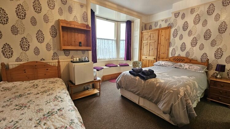 Home & Income B&B - Sea & Harbour Views, Weymouth