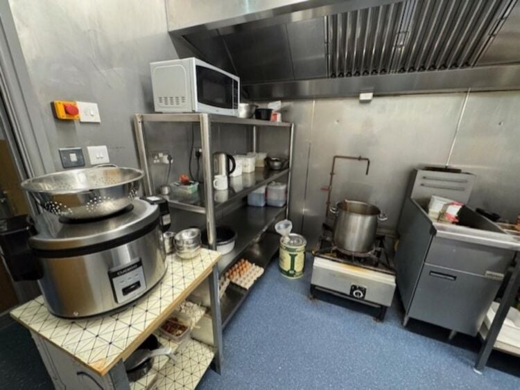 Leasehold Chinese Noodle Restaurant Located In Coventry