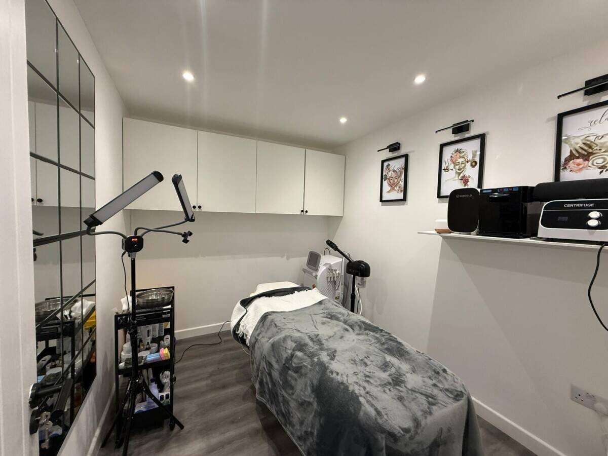 Aesthetics business for sale in Chorleywood Photo 5