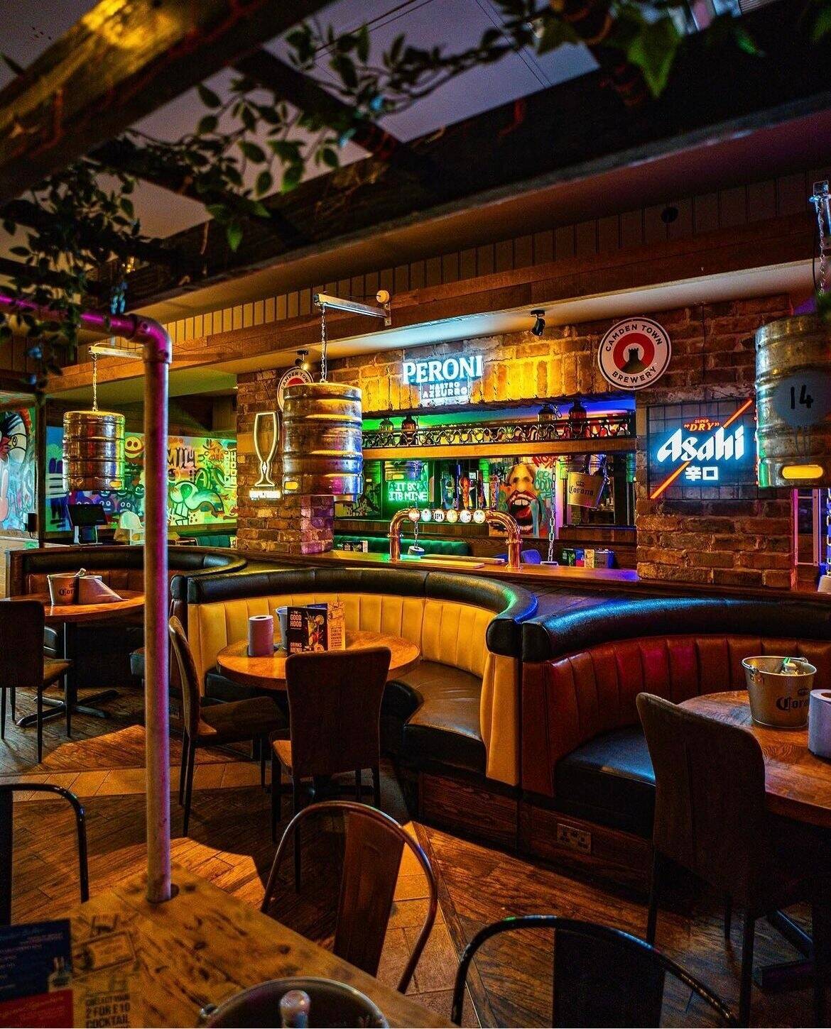 Restaurant & bar for sale in Southport prime location