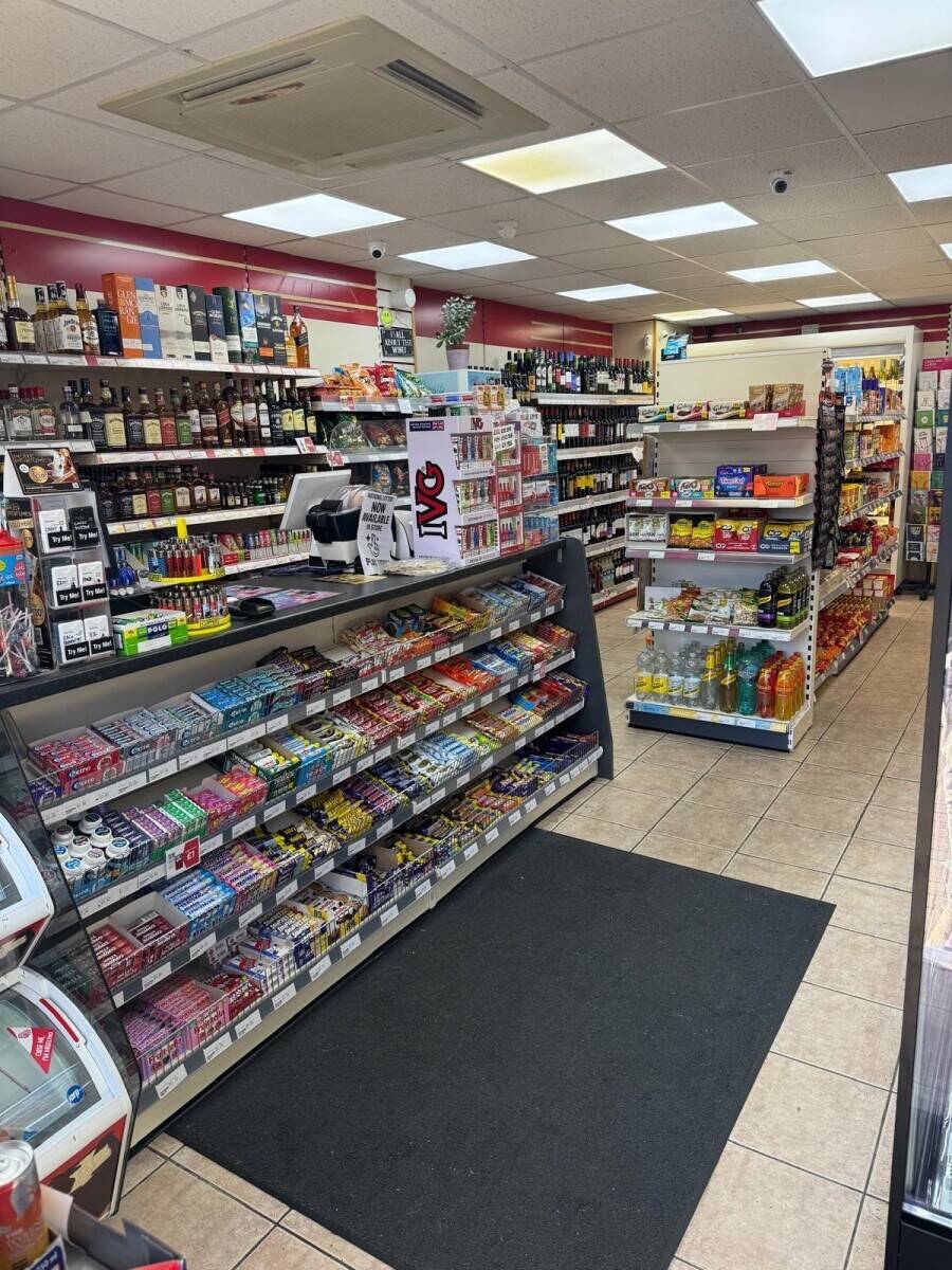 Reduced price Off-licence & convenience store sale in leicester