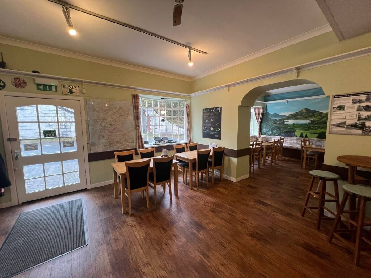 An Extremely Well-Run Cafe Business with 2 Letting Rooms and 2-bedroom Owners Accommodation Ref 1776 Photo 5