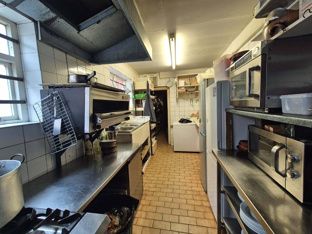 FLINTSHIRE - ESTABLISHED ITALIAN RESTAURANT IN TOWN CENTRE LOCATION