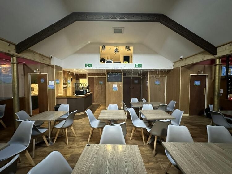 Multi Purpose Licensed Leisure Premises in Paisley. Suited to cafe, soft play, restaurant and more Photo 5