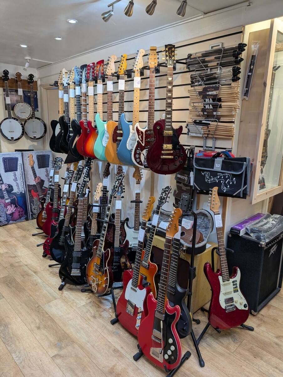 Music shop Photo 5