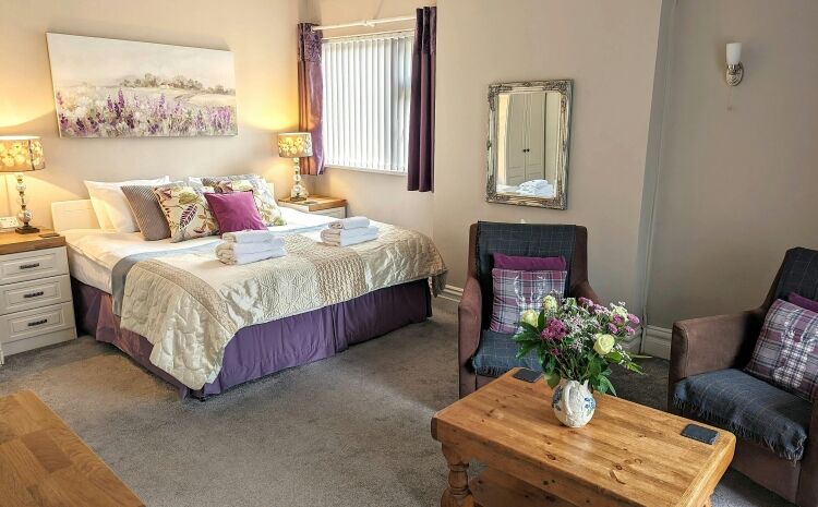 Character Home & Income B&B Ideally Located Between Shops & Seafront Photo 5