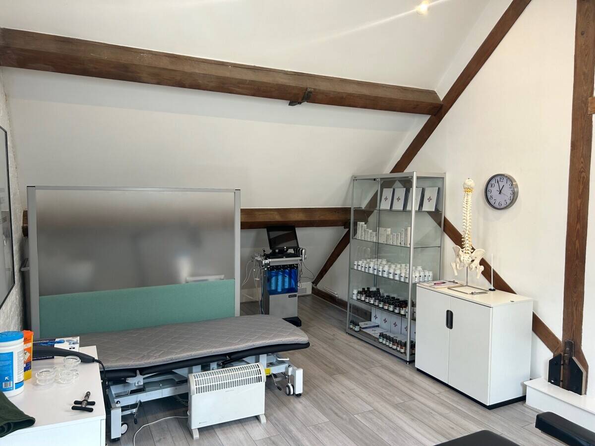 Prime Chelsea Aesthetic Clinic - State of the Art Equipment - Low Rent - Great Potential!