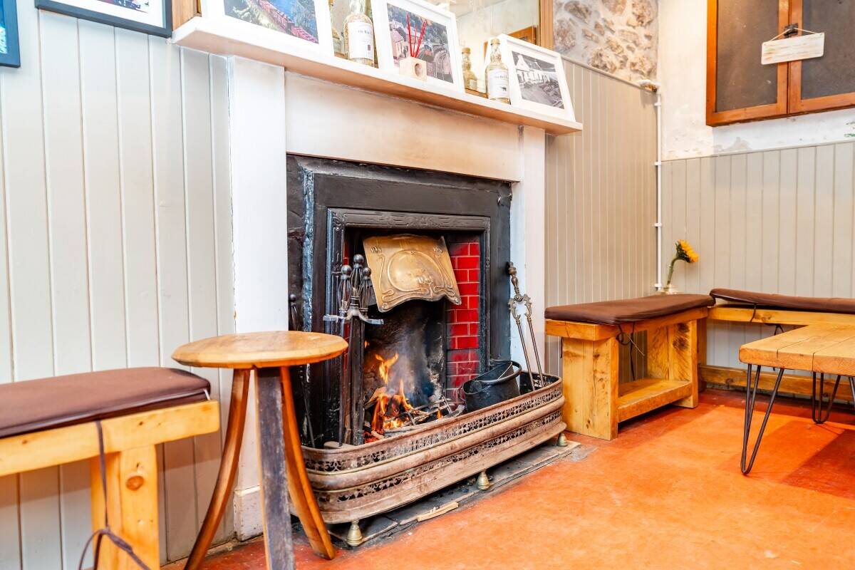 Outstanding Riverside Pub and Self Catering Cottage in the Heart of Malt Whisky Country (ref 1777)