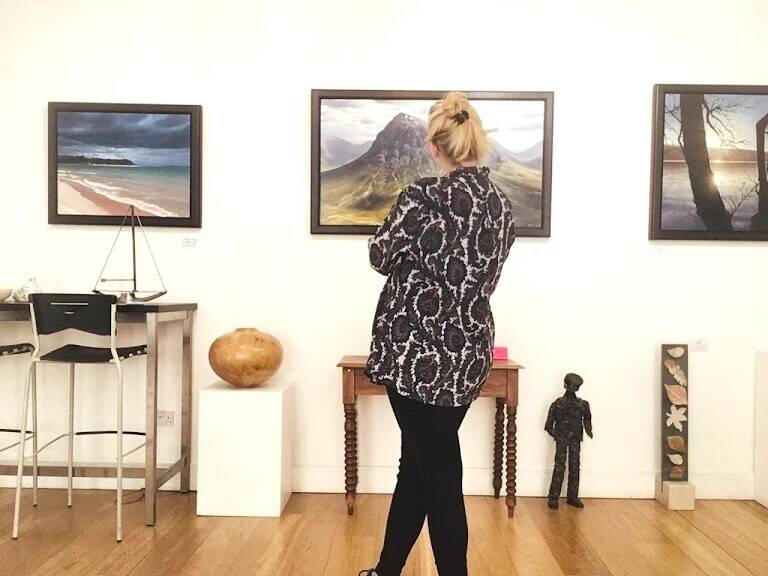 Established Glasgow Art Gallery With Strong Client Base &ndash; Turnkey Opportunity Photo 5