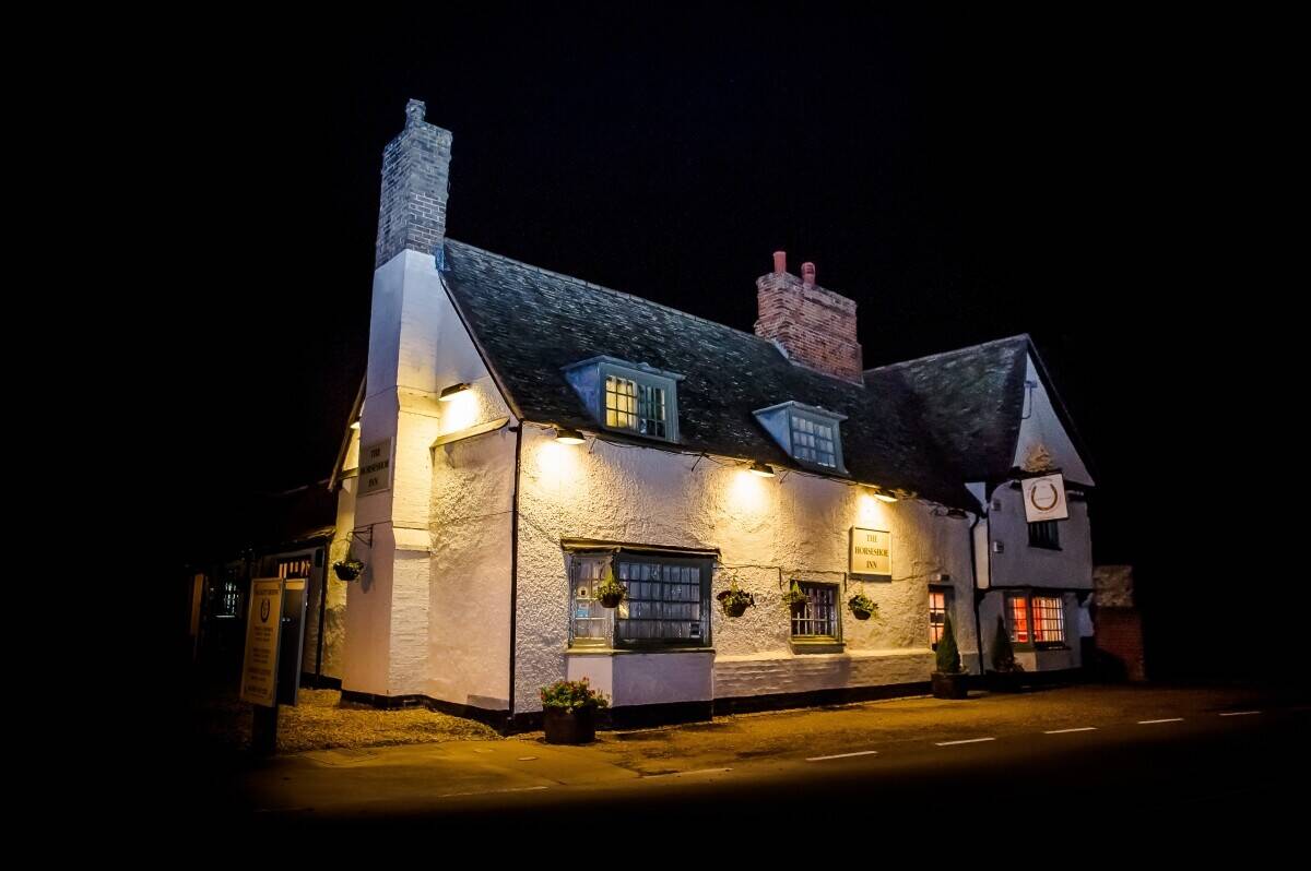 British Gastro Pub 120 covers. Two Bars. 400 years old Grade 2 listed Village Pub