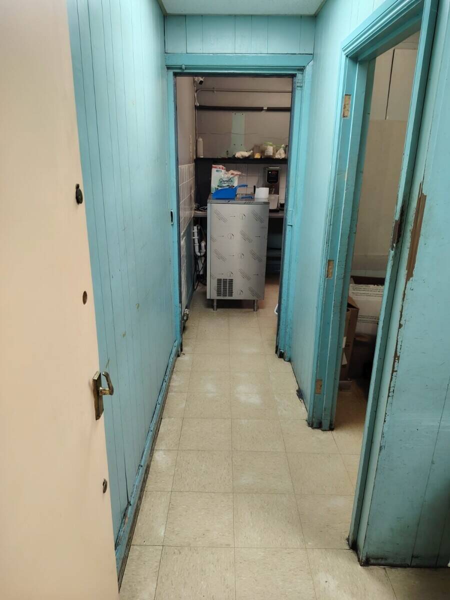 High-Demand Bubble Tea & Dessert Store in Top High-Street Spot – Ready to Operate! Photo 5