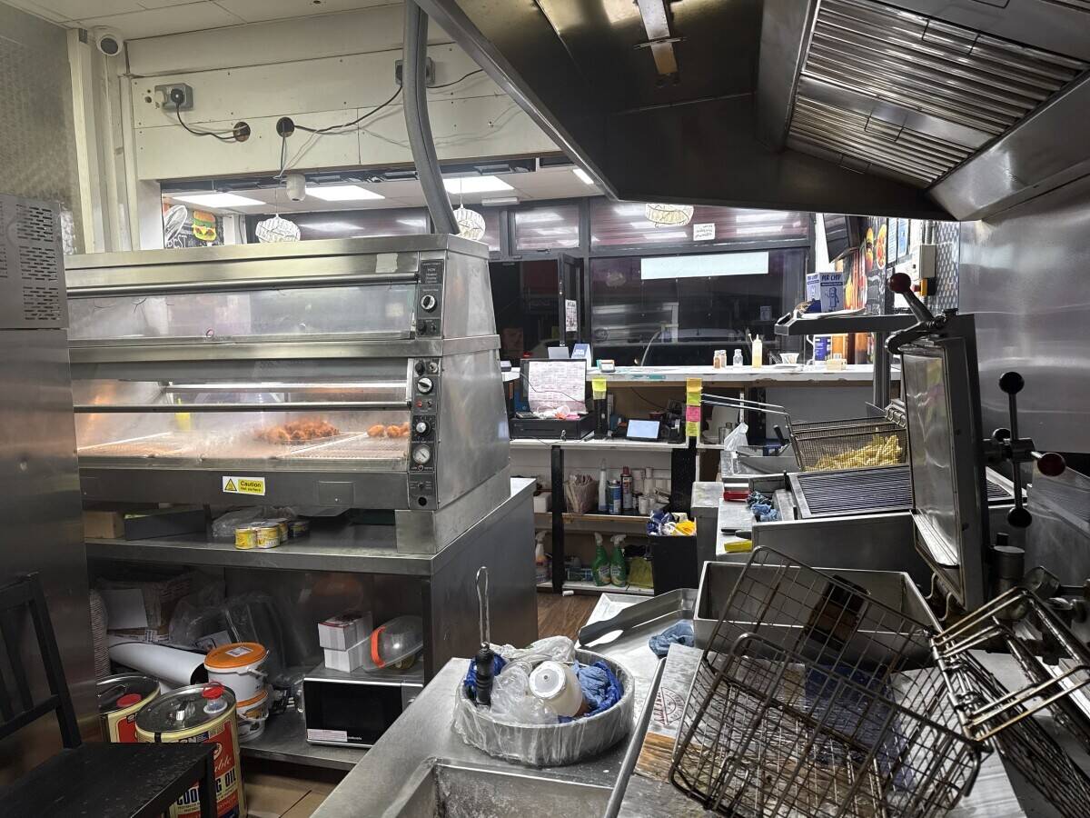 Chicken shop & pizza take away for sale