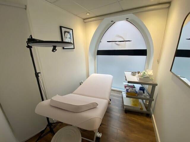 BEAUTY SALON BUSINESS FOR SALE Photo 5
