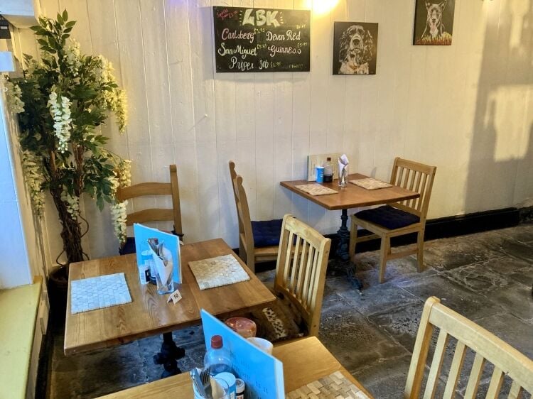 CAFÉ, BAR, RESTAURANT & TAKEAWAY