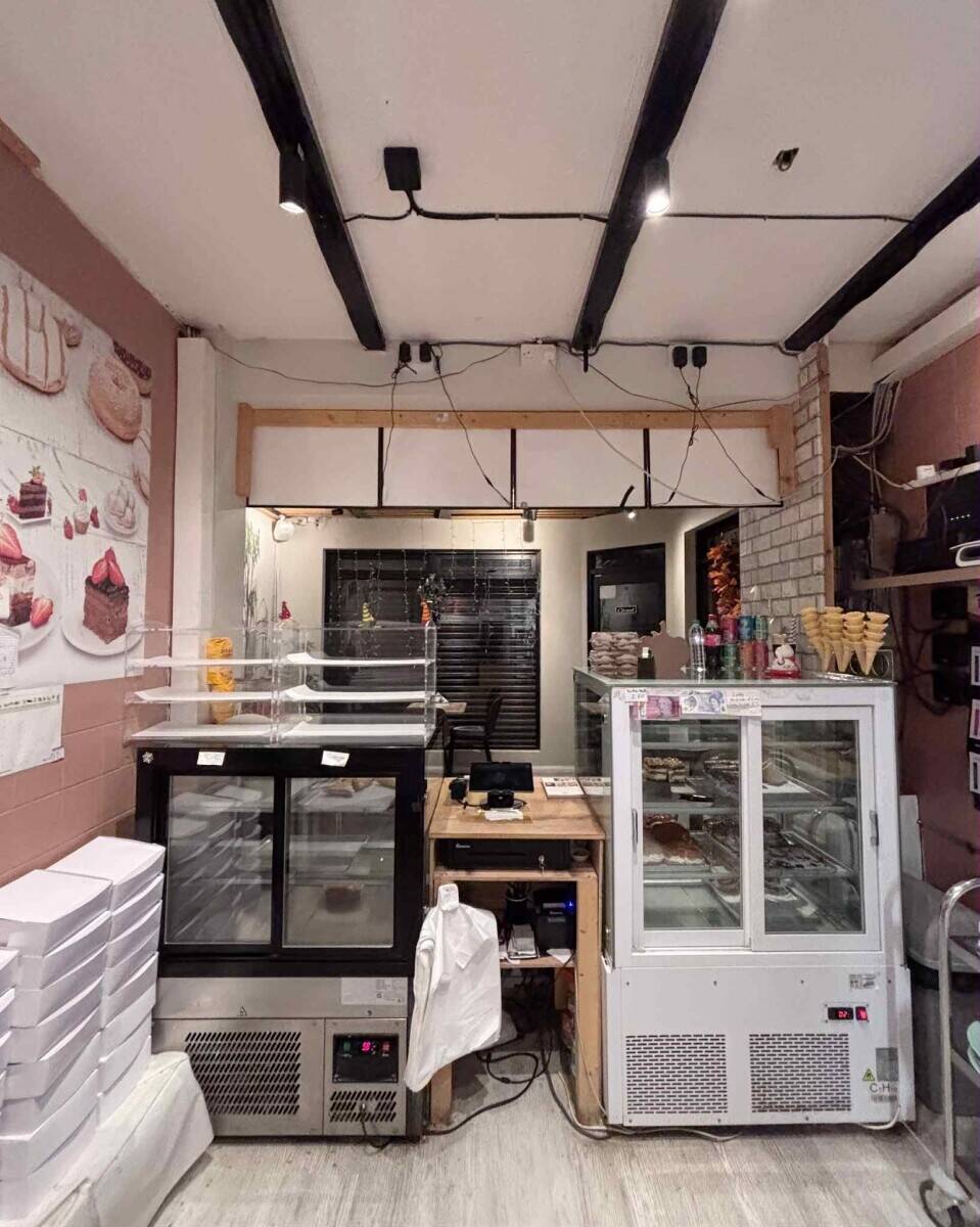 Caf&eacute; & Bakery with Hot Meals, Cakes, and Donuts Takeaway Photo 5
