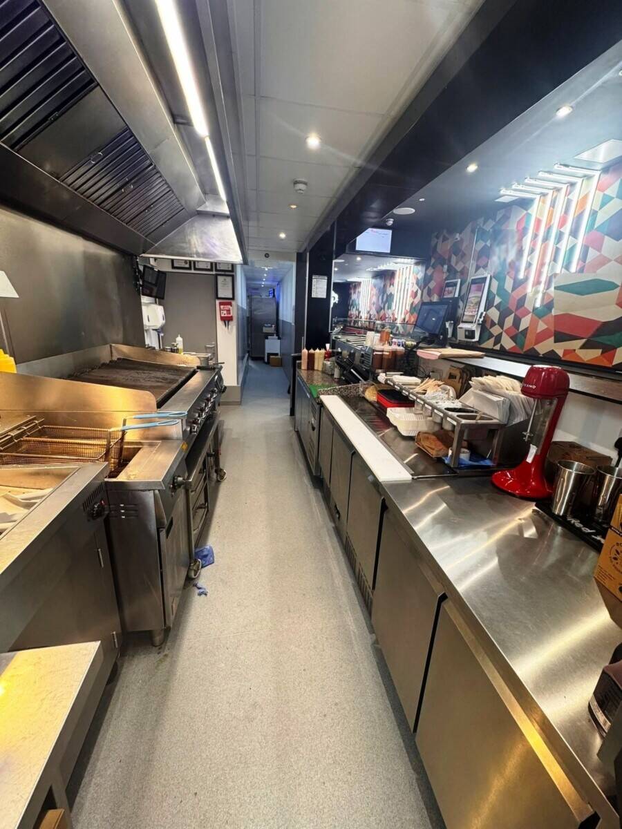 EXCEPTIONALLY FITTED FAST FOOD TAKEAWAY/RESTAURANT LICENCE TO TRADE UNTIL 5AM—FULL A3 Photo 5