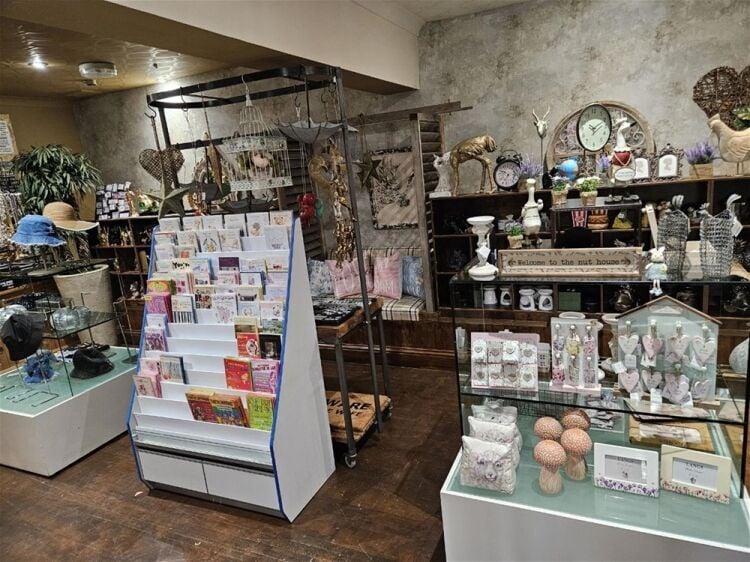 Retail For Sale in Harrogate Photo 5