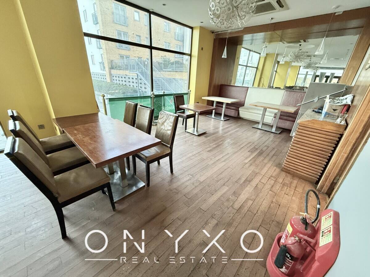 Fully Fitted Restaurant, Bar & Lounge TOLET in Northolt - Currently Closed Photo 5