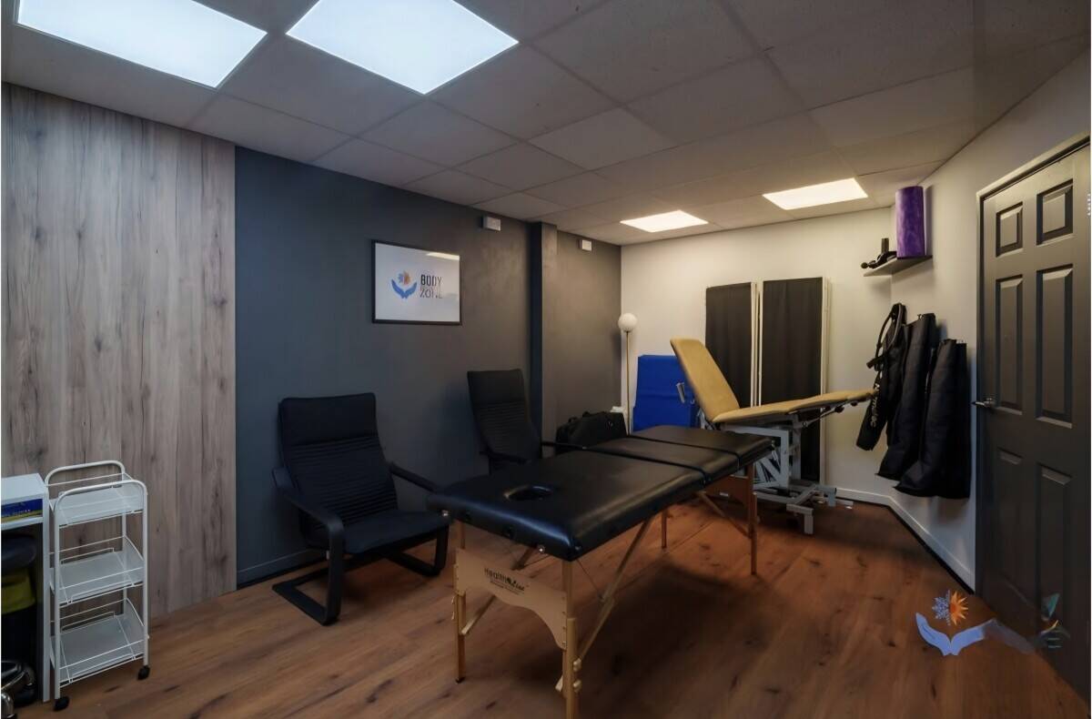 Wellbeing treatment centre for sale Photo 6