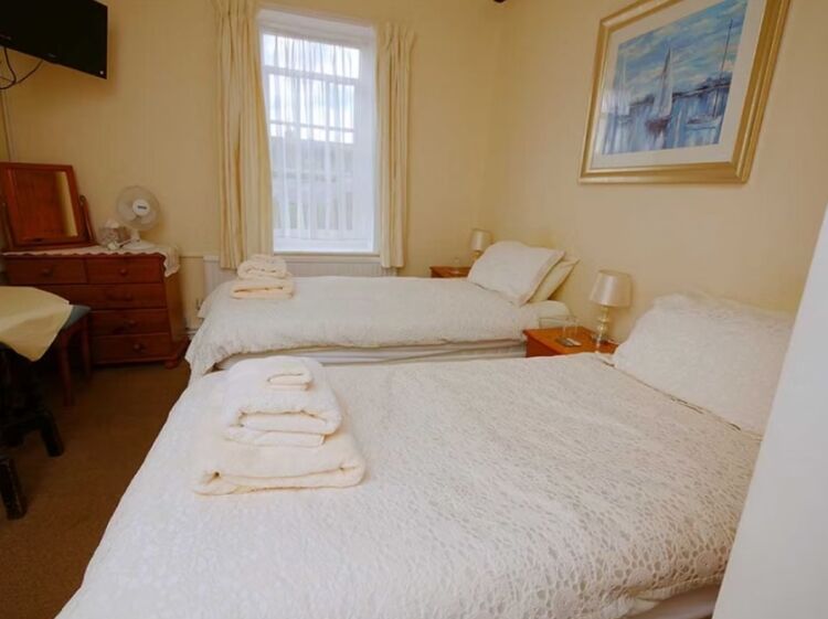 Iconic 17th-Century Pub and B&B in Prime Kent Location