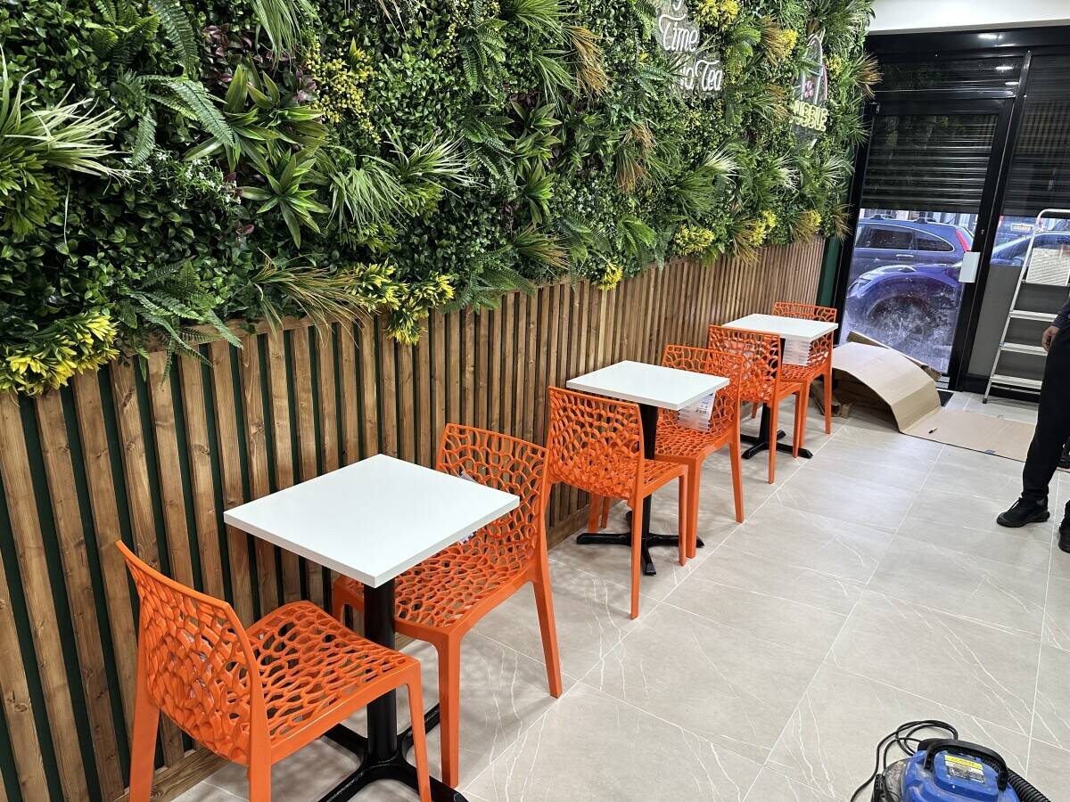 Food/Juice, Smoothie & Bubble Tea Bar in Prime North London Location
