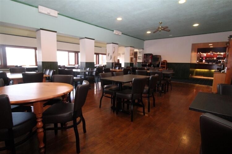 Castle Moil Restaurant, King Haakon Bar & Bunkhouse