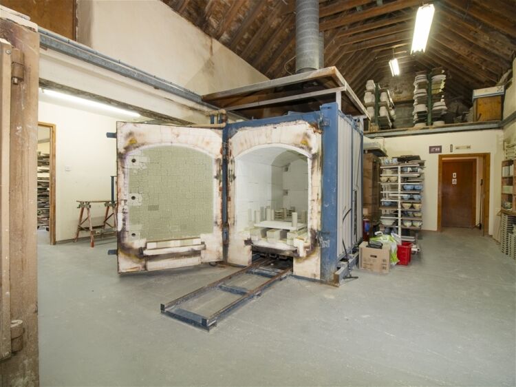 Vacant Retail Unit (Formerly The Tain Pottery) Photo 5