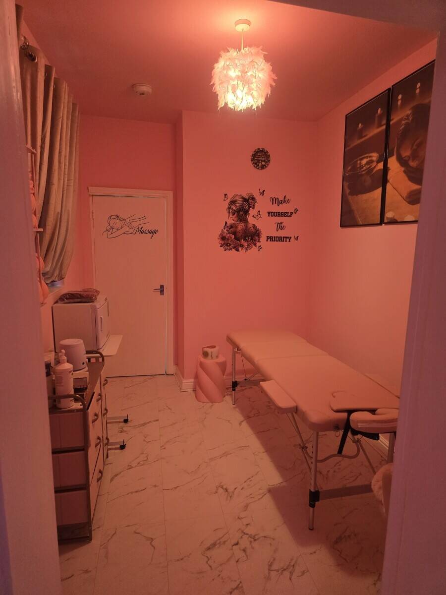Hair and beauty salon in Birmingham Photo 5