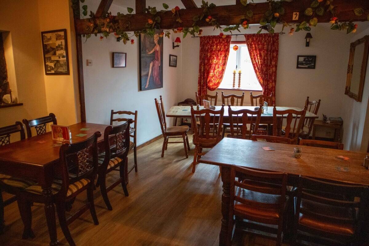 SUFFOLK - CHARMING COUNTRY RESTAURANT AND PUB