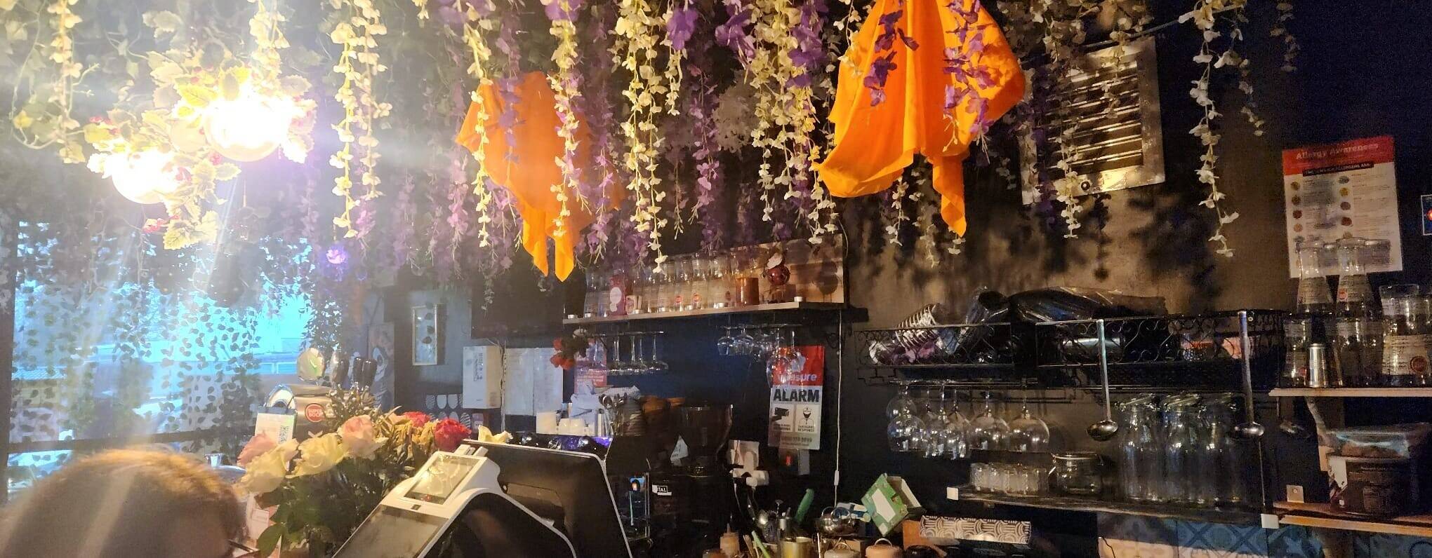 RESTAURANT & COFFEE BAR