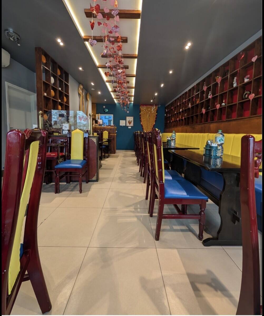 Indian and Chinese cuisine restaurant for sale in Sutton Croydon