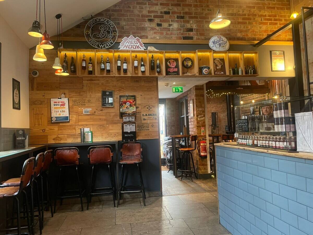 NORTHAMPTONSHIRE - THREE STOREY CHARACTER PUB AND RESTAURANT Photo 5
