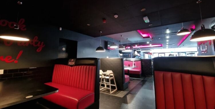 Profitable Modern Arcade Bar & Restaurant with Strong Repeat Trade Photo 5