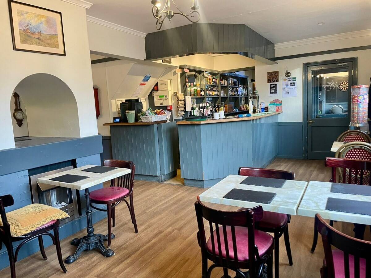 CAMBRIDGESHIRE - PUB & RESTAURANT WITH LARGE PLOT ADJACENT TO THE RIVER SNAIL Photo 5