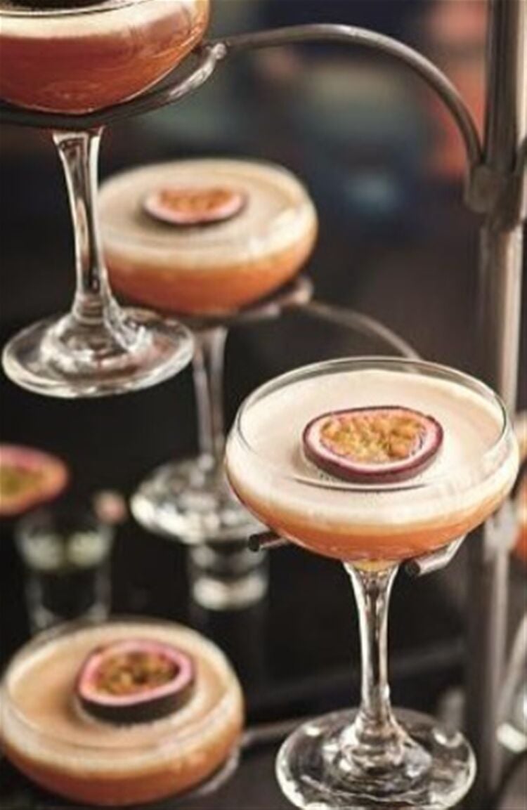 MEDITERRANEAN-INSPIRED RESTAURANT AND COCKTAIL BAR Photo 5