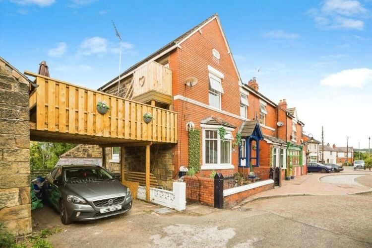 Freehold Property With Accommodation - Wrexham Photo 5