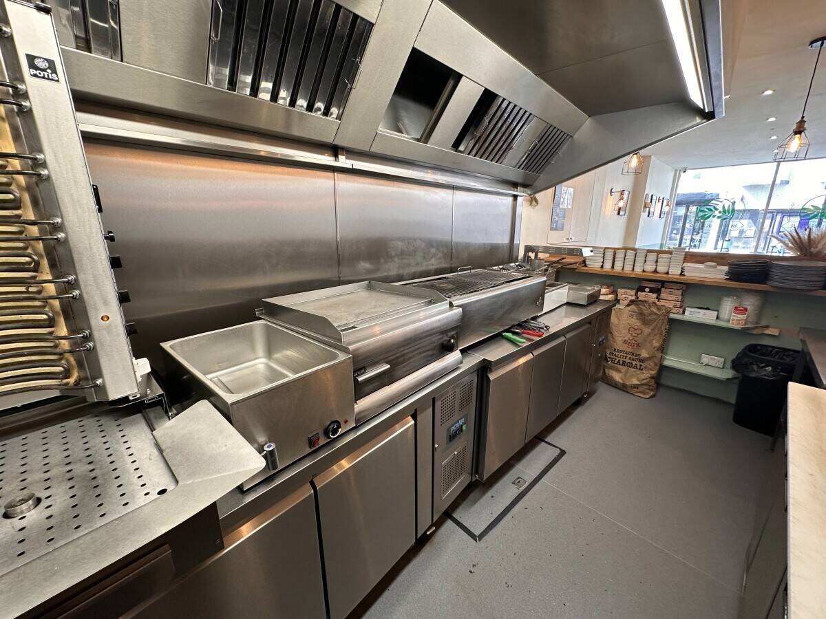 Well-Equipped Town Centre Restaurant  Prime Worthing Location