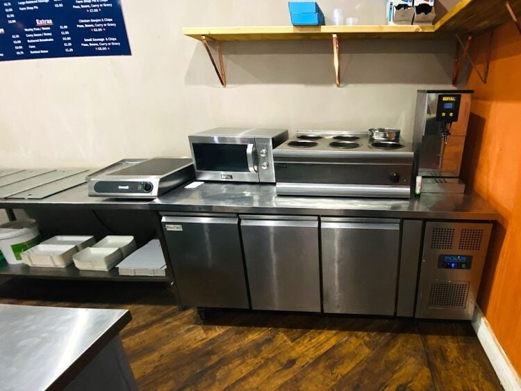 Leasehold Fish & Chip Takeaway Located In Rotherham, South Yorkshire Photo 5