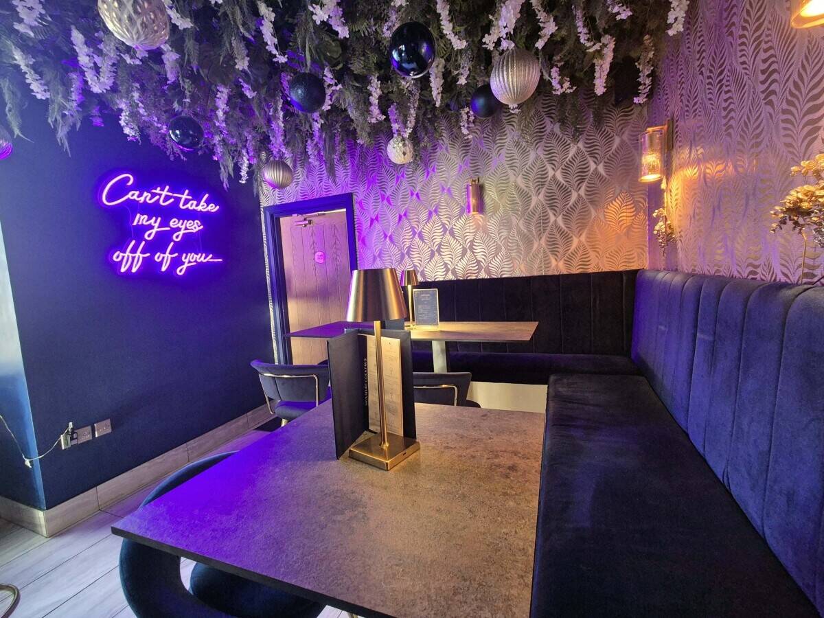 LANCASHIRE - BOUTIQUE COCKTAIL BAR IN HIGH STREET POSITION Photo 5