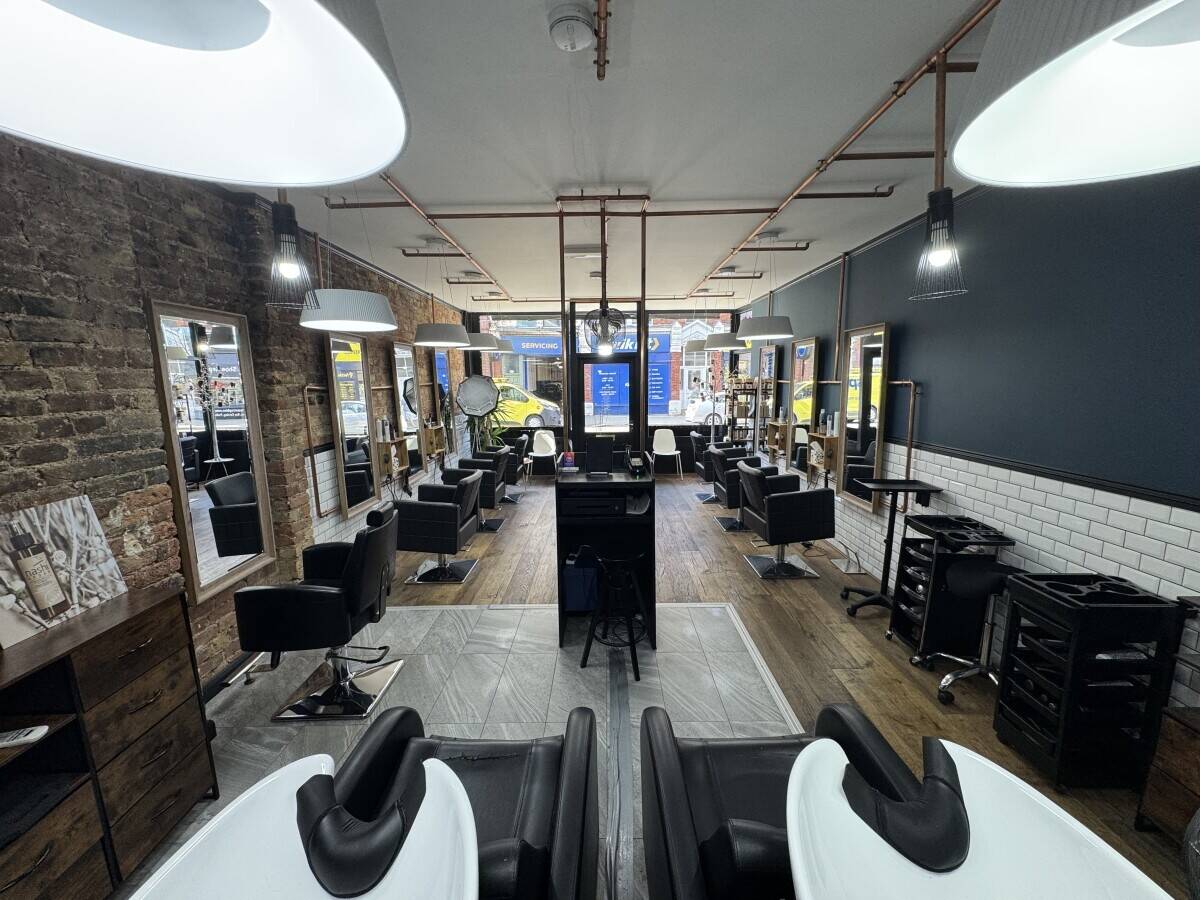 Modern Hair Salon for Sale in Richmond - Low Rent , Expansion Rooms Included