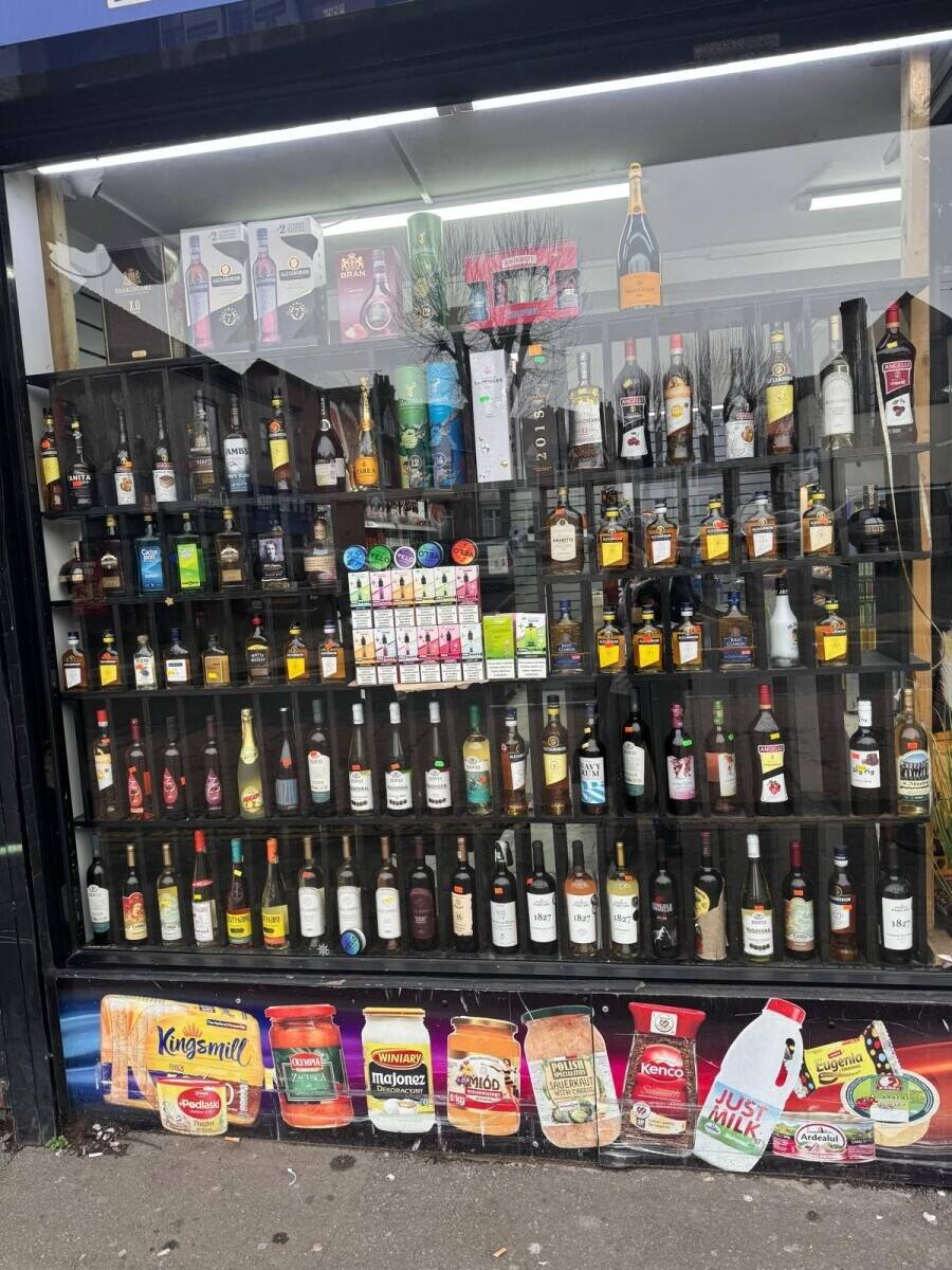 European products supermarket & Off Licence in the most popular street (Queens Road) in Nuneaton 