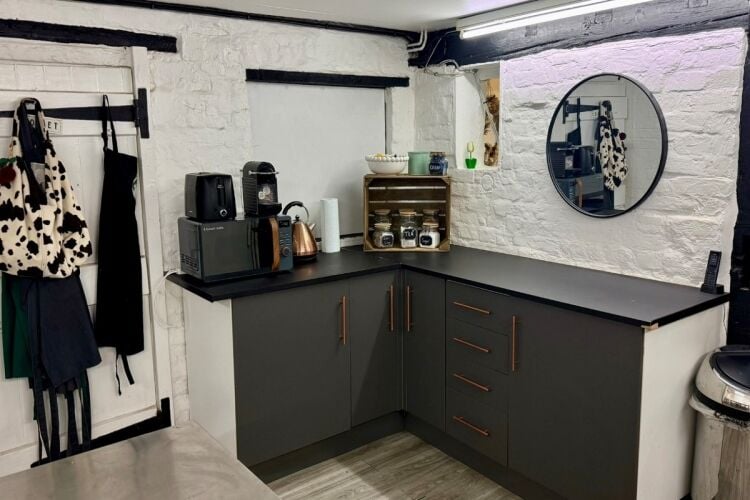 Fresh Flower Shop / Wedding Florist - Woking