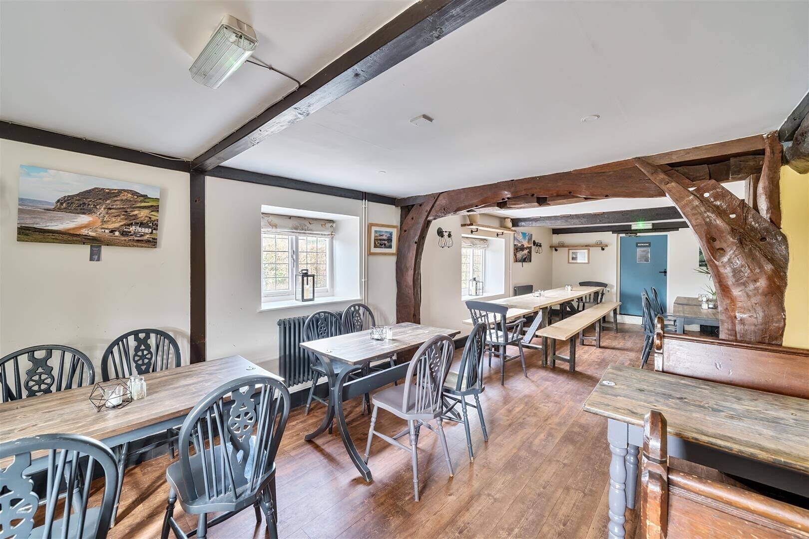 Thatched Dorset Country Freehouse With 3 Bedroom Accommodation, Near Bridport Photo 5
