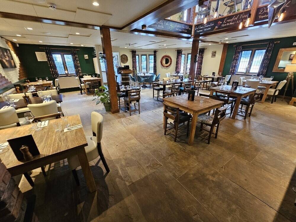 Stunning East Devon Village Free Of Tie Pub & Restaurant With 2 Bedroom Apartment. Sales Of £400,000 Photo 5