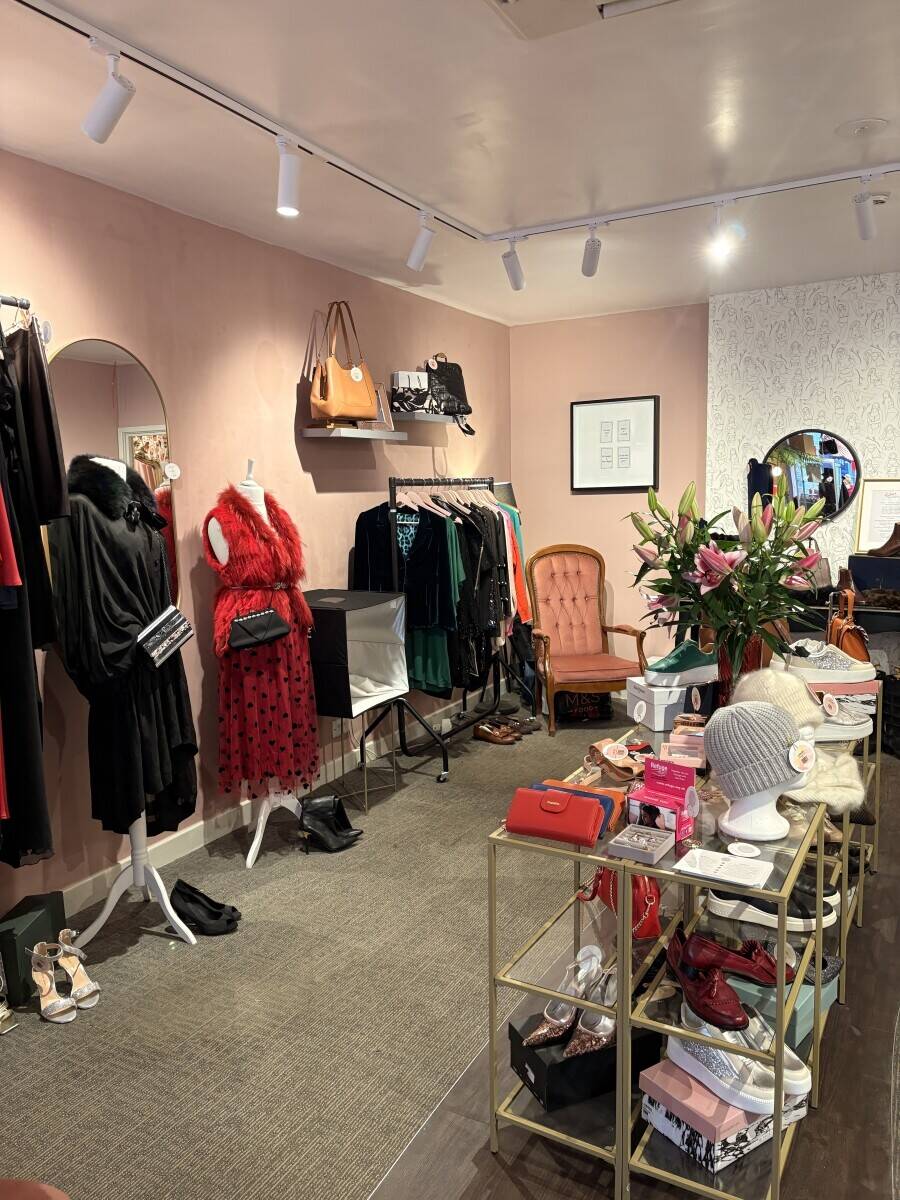Established Ladies Preloved Designer & Highstreet Clothing, based in The Cotswolds Photo 5