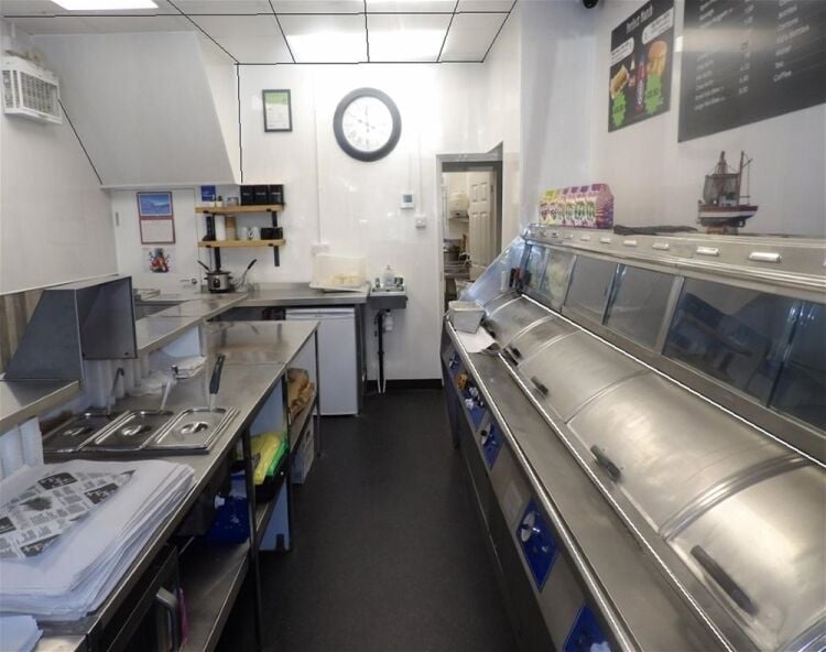 Freehold fish & chip shop with duplex apartment, Cleckheaton Photo 5